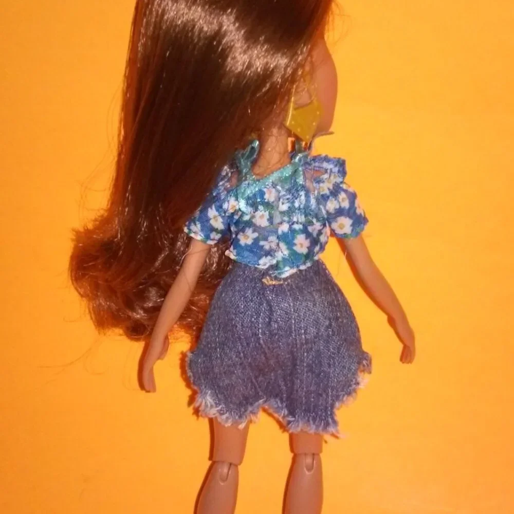 Bratz doll hello my name is Yasmin